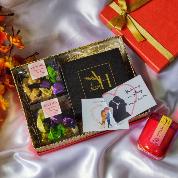 Love & Treats Valentine's Gift Hamper - Image 3